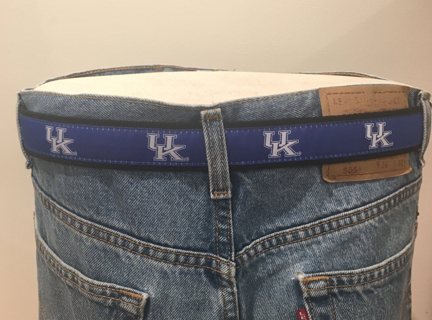 University of Kentucky Men's Web Leather Belt. Licensed UK products.